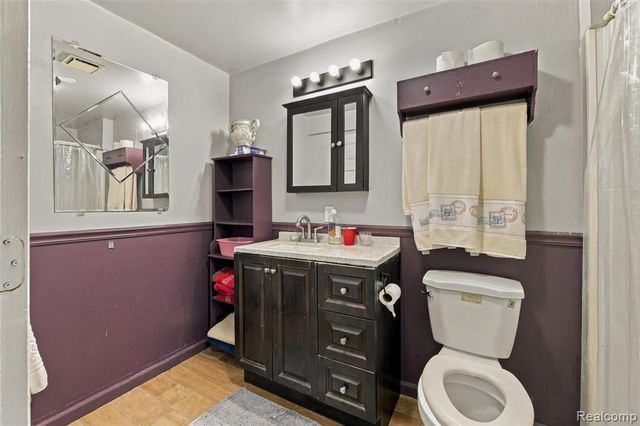 20805 Halsted Rd, Northville, MI 48167