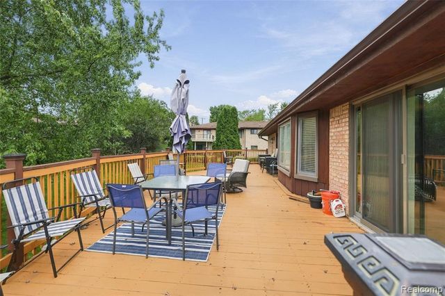 20805 Halsted Rd, Northville, MI 48167