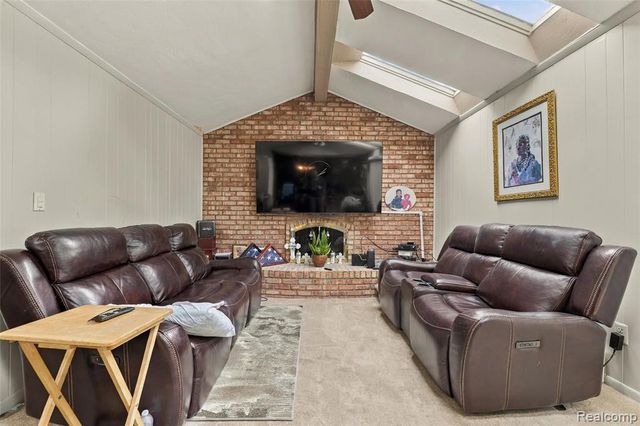 20805 Halsted Rd, Northville, MI 48167