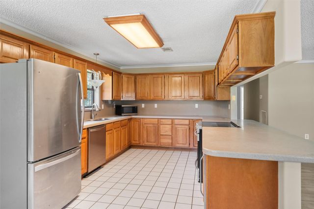 1085 County Road 2222, Cleveland, TX 77327