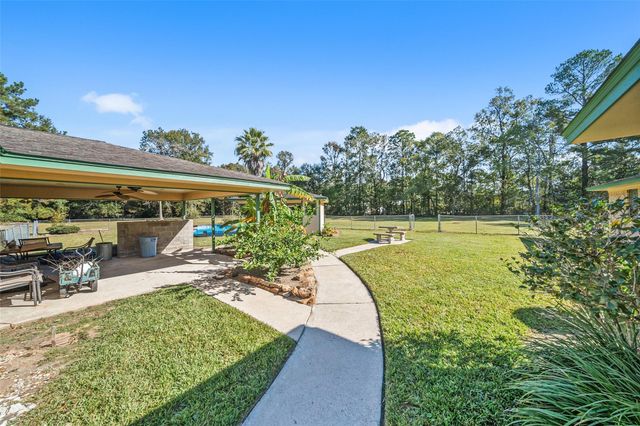 1085 County Road 2222, Cleveland, TX 77327