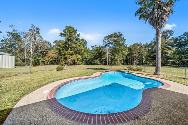 1085 County Road 2222, Cleveland, TX 77327