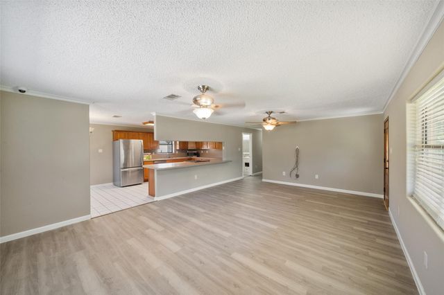 1085 County Road 2222, Cleveland, TX 77327