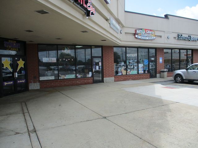 1047 W GOLF Road, Hoffman Estates, IL 60169