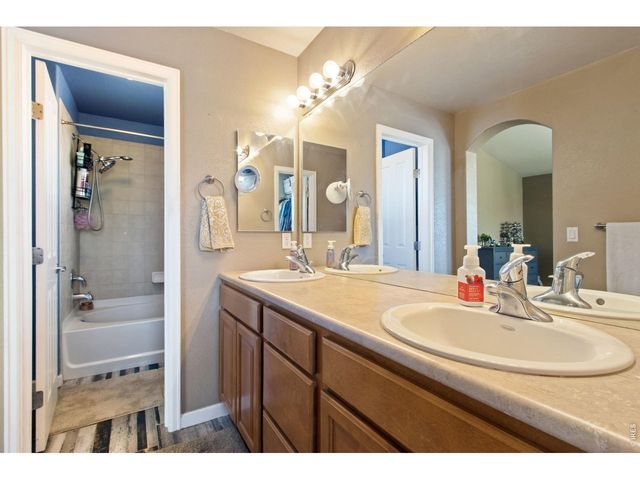 476 Expedition Ln, Johnstown, CO 80534