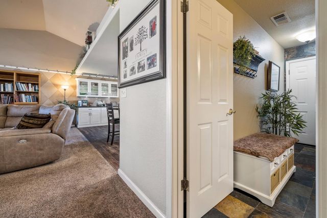 1084 Eastburg Ct, Ripon, CA 95366