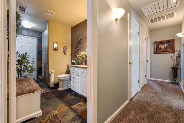 1084 Eastburg Ct, Ripon, CA 95366