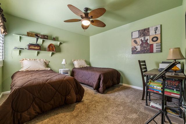 1084 Eastburg Ct, Ripon, CA 95366