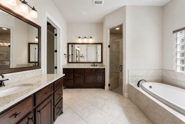 119 W Cresta Bend Place, Spring, TX 77389