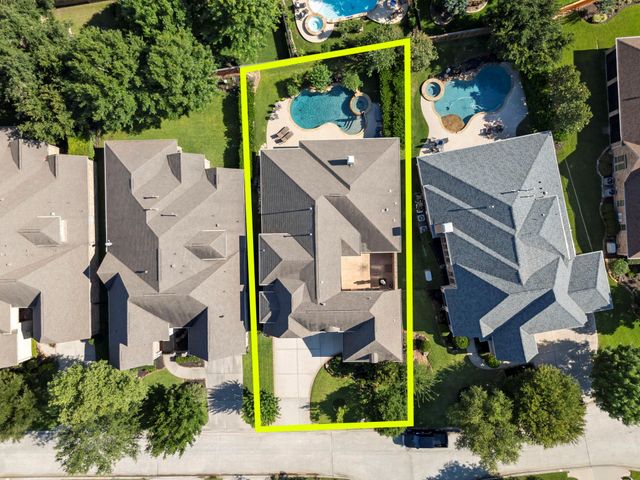 119 W Cresta Bend Place, Spring, TX 77389