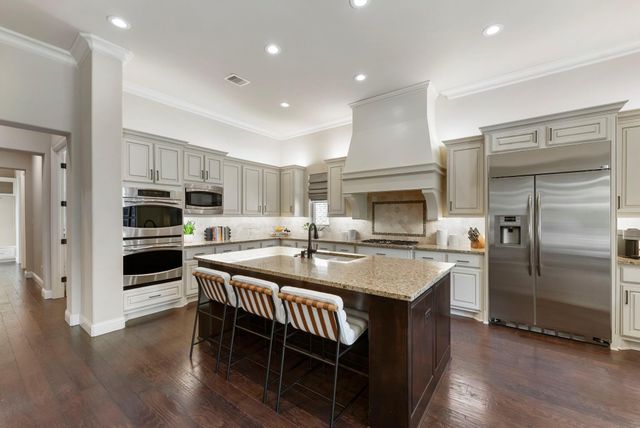 119 W Cresta Bend Place, Spring, TX 77389
