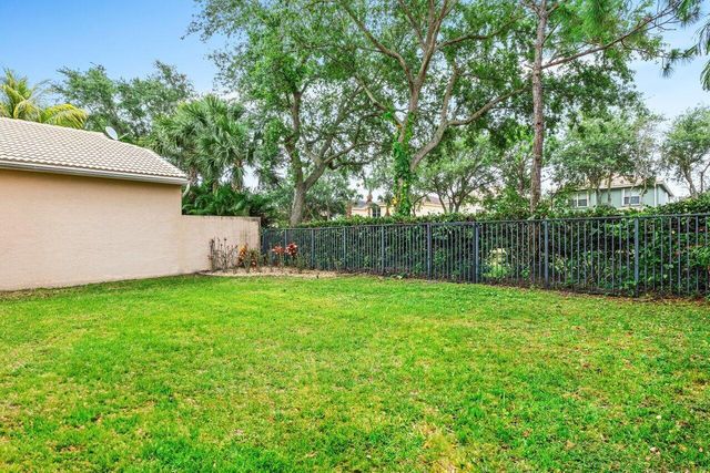 8893 Sandy Crest Lane, Boynton Beach, FL 33473