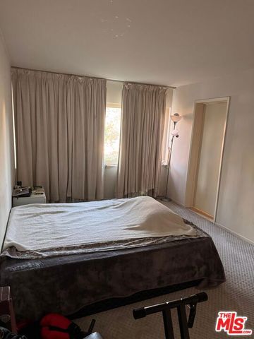 265 S Barrington Avenue E7, Los Angeles, CA 90049