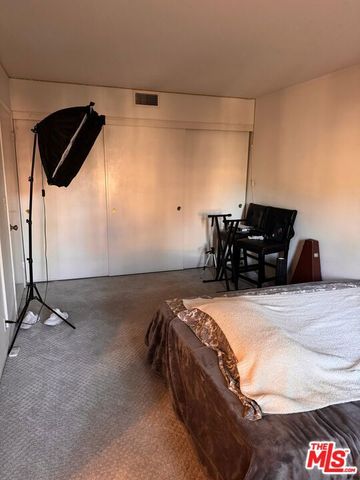 265 S Barrington Avenue E7, Los Angeles, CA 90049