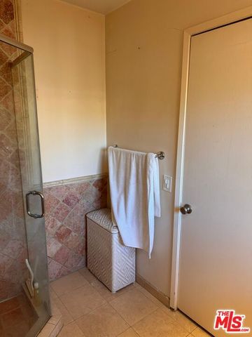 265 S Barrington Avenue E7, Los Angeles, CA 90049