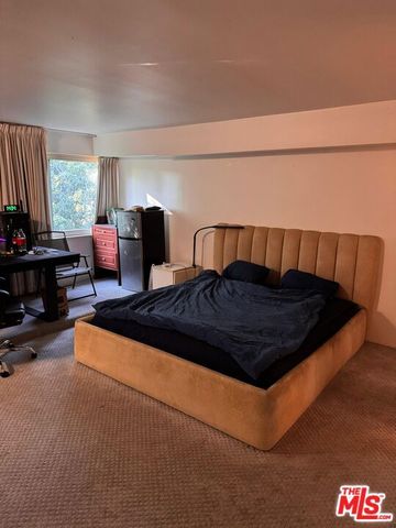 265 S Barrington Avenue E7, Los Angeles, CA 90049