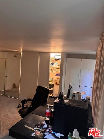 265 S Barrington Avenue E7, Los Angeles, CA 90049