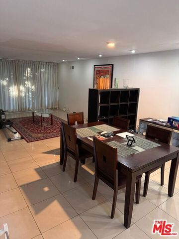 265 S Barrington Avenue E7, Los Angeles, CA 90049