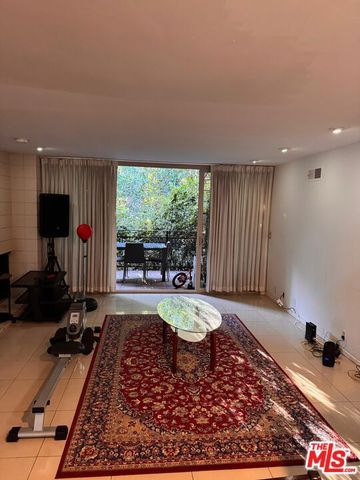 265 S Barrington Avenue E7, Los Angeles, CA 90049