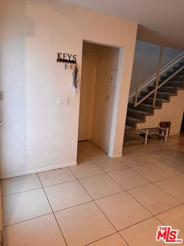 265 S Barrington Avenue E7, Los Angeles, CA 90049