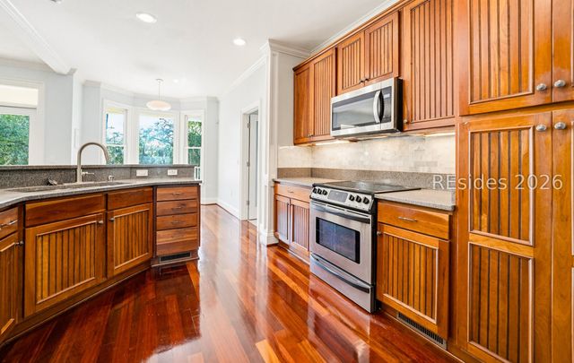 2 Turnstone Dr N, Beaufort, SC 29907