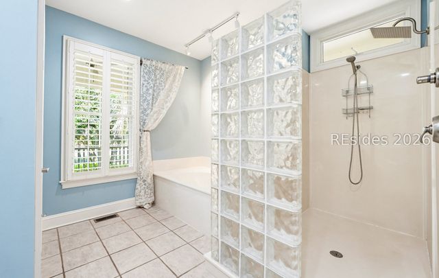 2 Turnstone Dr N, Beaufort, SC 29907