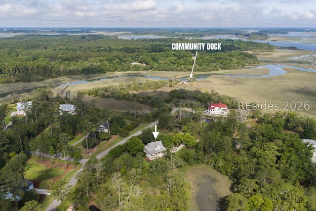 2 Turnstone Dr N, Beaufort, SC 29907