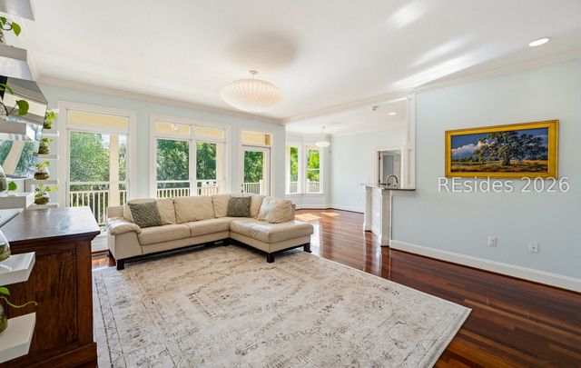 2 Turnstone Dr N, Beaufort, SC 29907