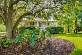 2 Turnstone Dr N, Beaufort, SC 29907