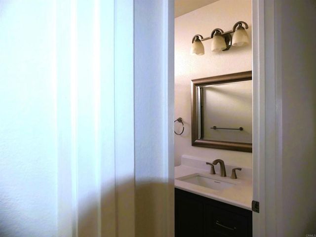 935 Woodcreek Road, Fallbrook, CA 92028