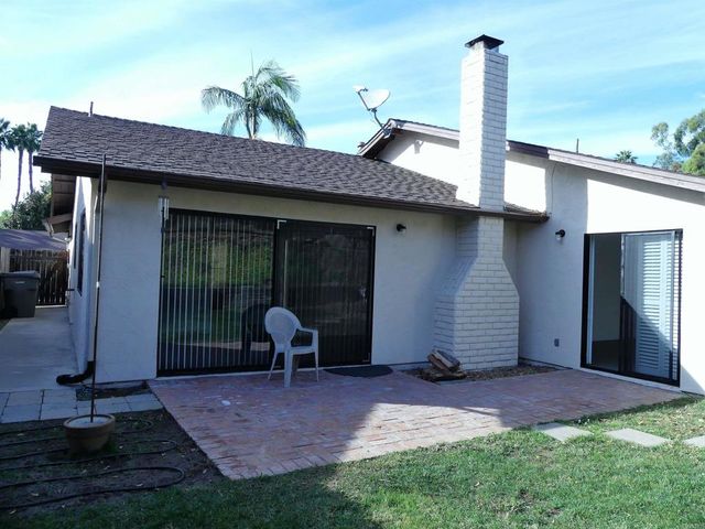 935 Woodcreek Road, Fallbrook, CA 92028