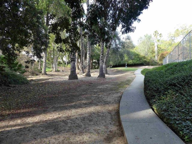 935 Woodcreek Road, Fallbrook, CA 92028