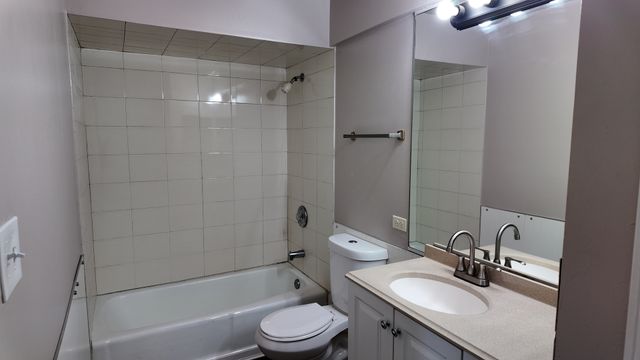 15711 Peggy Lane 7, Oak Forest, IL 60452