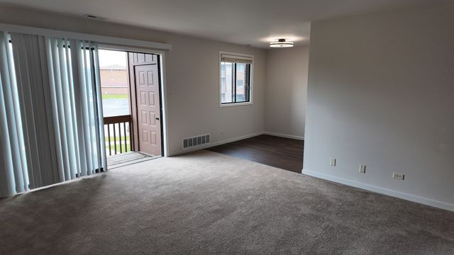 15711 Peggy Lane 7, Oak Forest, IL 60452