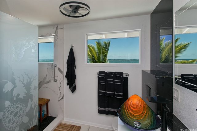 53-823 Kamehameha Highway, Hauula, HI 96717