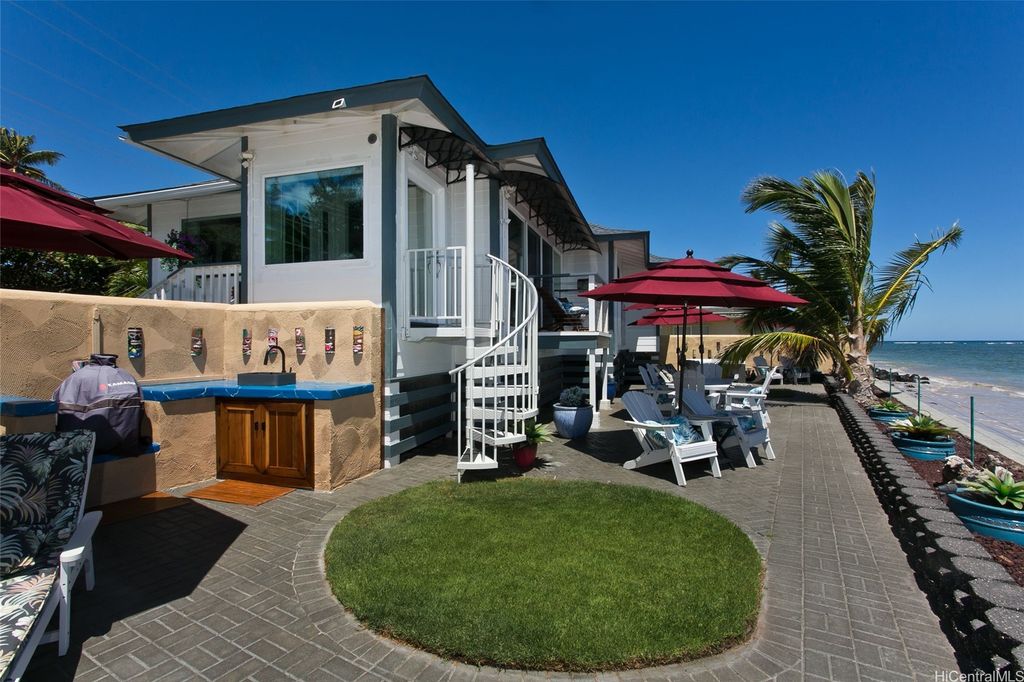 53-823 Kamehameha Highway, Hauula, HI 96717