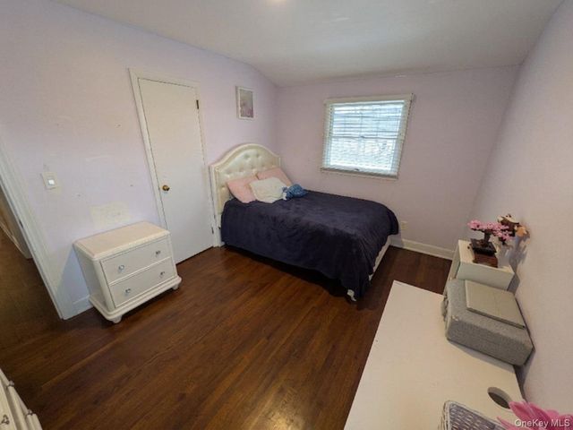 86 New Highway, Commack, NY 11725