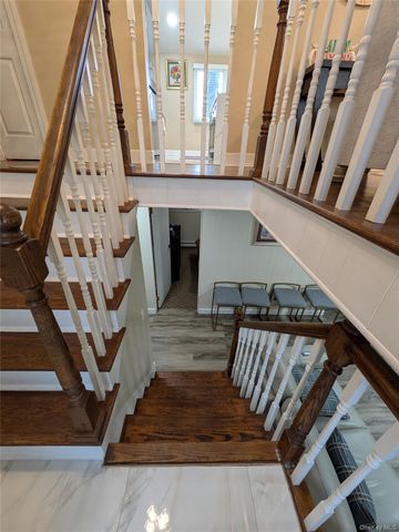 86 New Highway, Commack, NY 11725