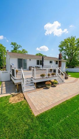 86 New Highway, Commack, NY 11725