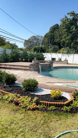 86 New Highway, Commack, NY 11725