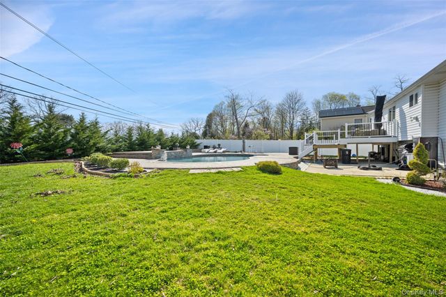 86 New Highway, Commack, NY 11725
