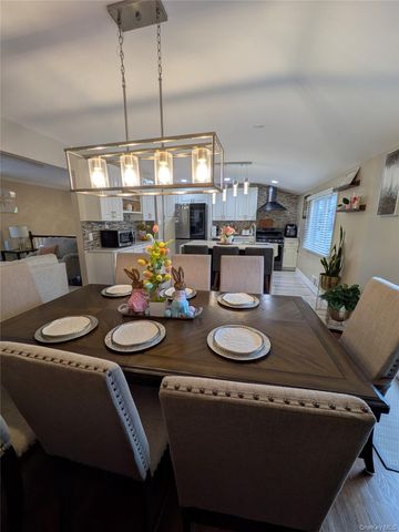 86 New Highway, Commack, NY 11725