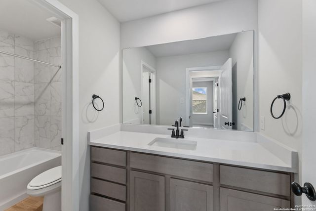 17143 Elder Walnut Drive, Elmendorf, TX 78112
