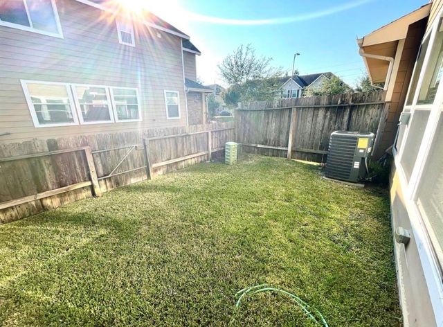 8318 Greys Lane, Houston, TX 77095