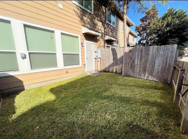 8318 Greys Lane, Houston, TX 77095