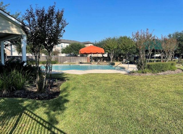 8318 Greys Lane, Houston, TX 77095