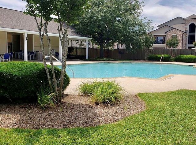 8318 Greys Lane, Houston, TX 77095
