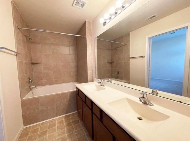 8318 Greys Lane, Houston, TX 77095