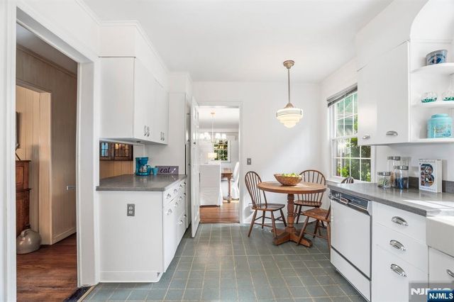34 Hillside Avenue, Glen Rock, NJ 07452