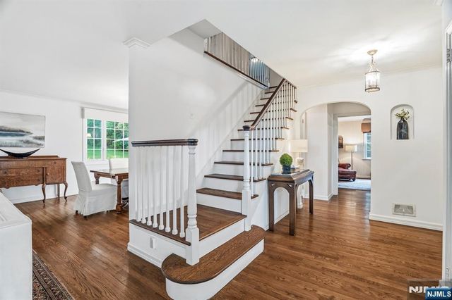 34 Hillside Avenue, Glen Rock, NJ 07452